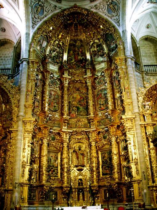 Retablo Santiago Apóstol. Trazas de Joaquin de Churriguera. 1703  Iglesia de Santiago de los Caballeros. Medina de Rioseco